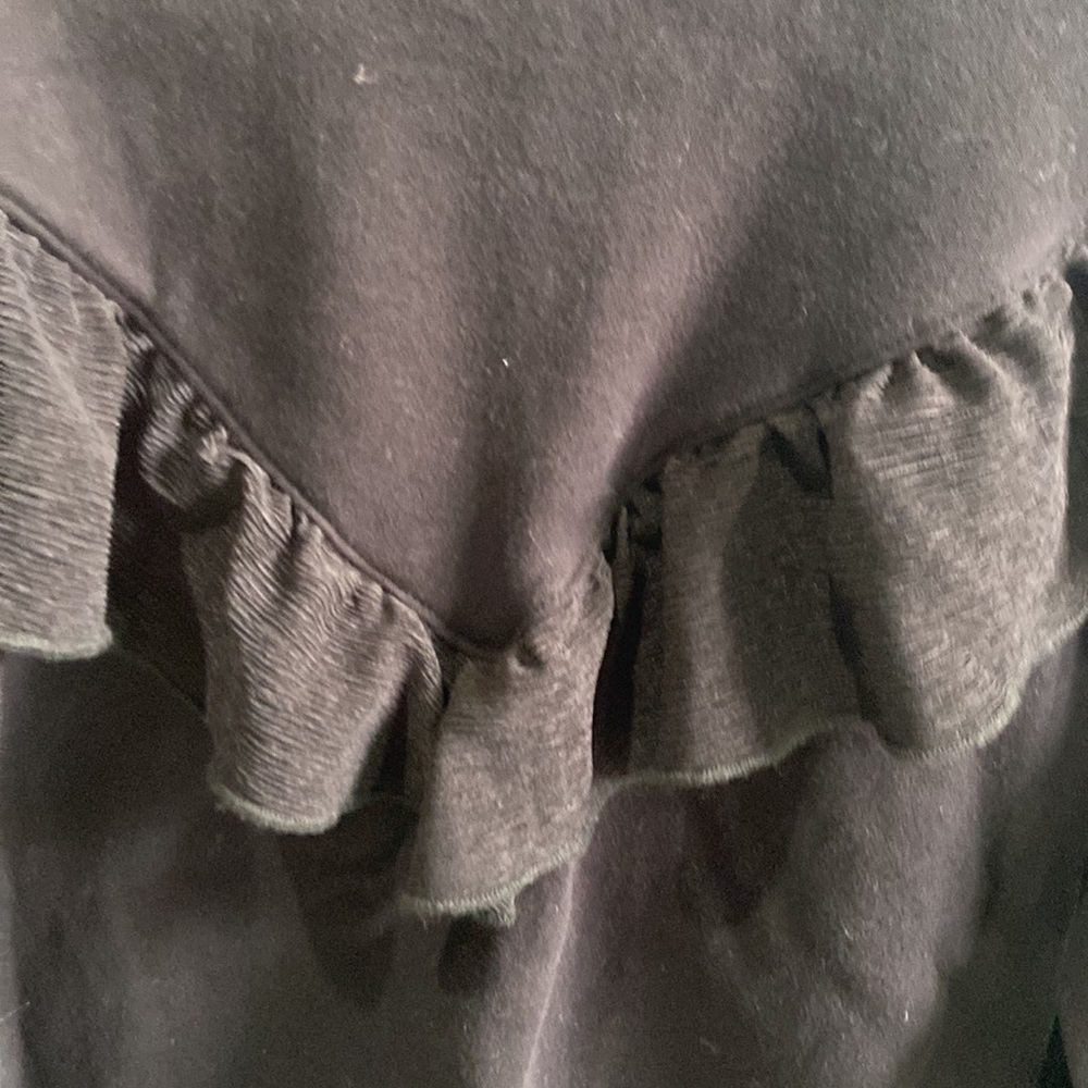 H&M Crewneck Ruffle Black Sweatshirt Girls Size 8-10 - Picture 2 of 4